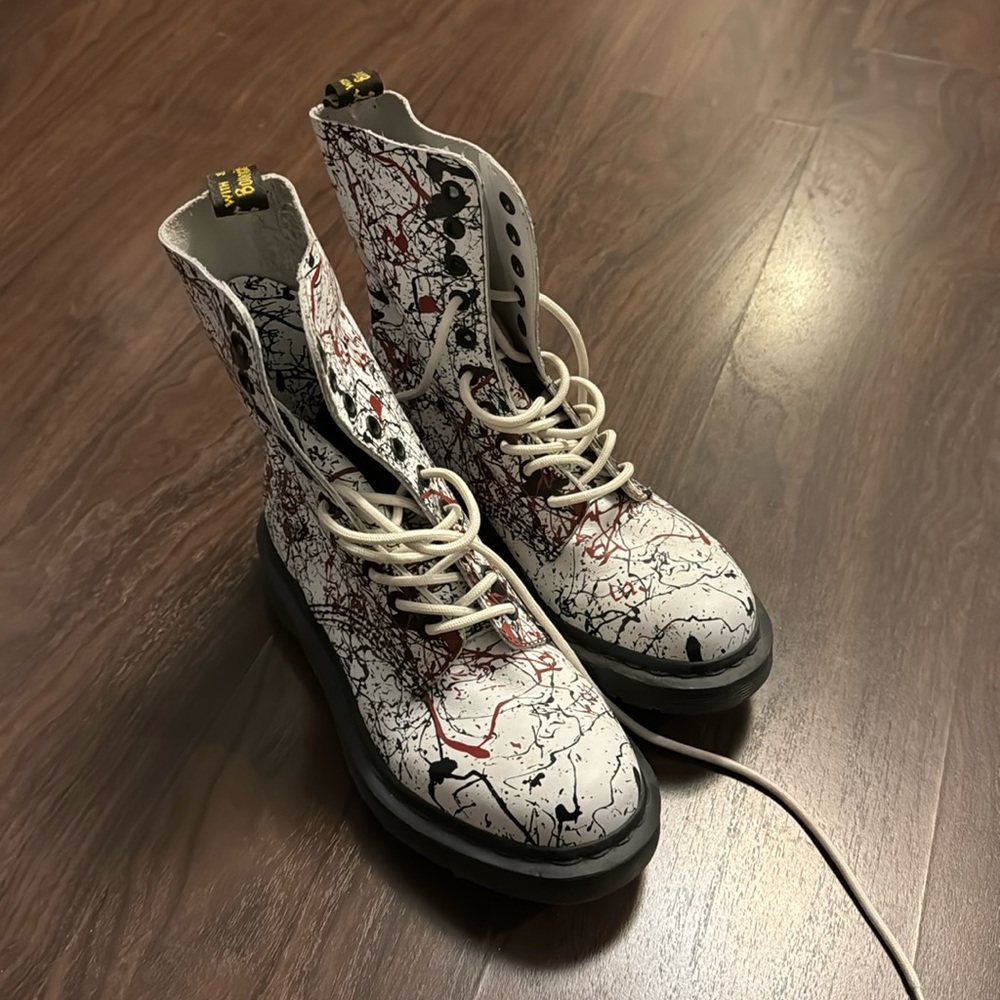 Dr Martens Limited Edition Art Collaboration US6 boots